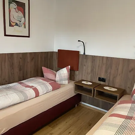 Boarding House Hohenwart فندق 2*